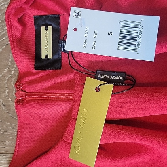 NWT Women's ALEXIA ADMOR Crewneck Pleated Sheath Dress Size Small NEW - Picture 3 of 5